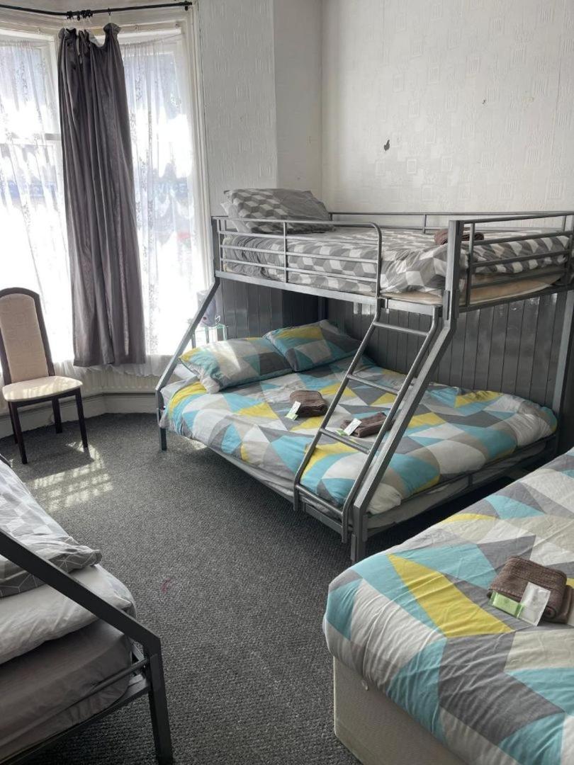 The Merlin Hotel Blackpool Bagian luar foto