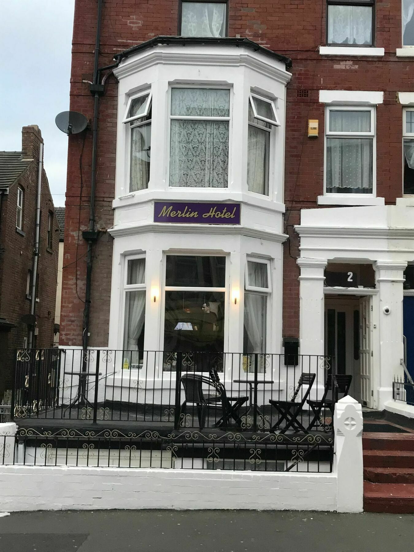 The Merlin Hotel Blackpool Bagian luar foto